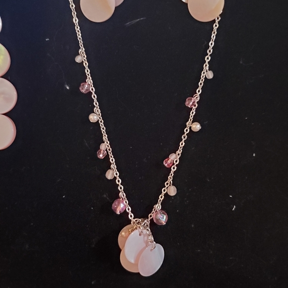 Cookie Lee Women's Three-Piece Genuine Shell Jewelry Set NWT - Picture 7 of 8